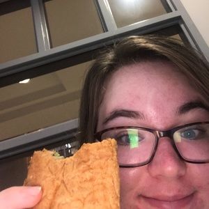 Meet your Posher, Lorali